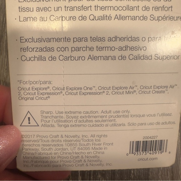 2 Brand New Cricut Fabtic Blades and Housing Set - Deep Point and Bond Fabric - Picture 9 of 9